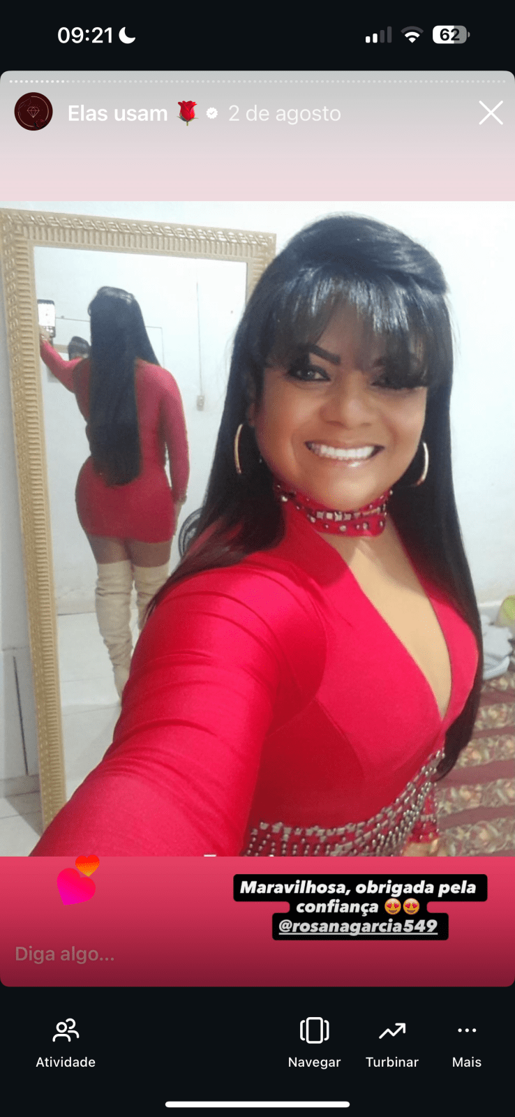 Cliente usando Vestido Alice Vermelho: Look balada de cliente com Vestido Alice Vermelho e botas country