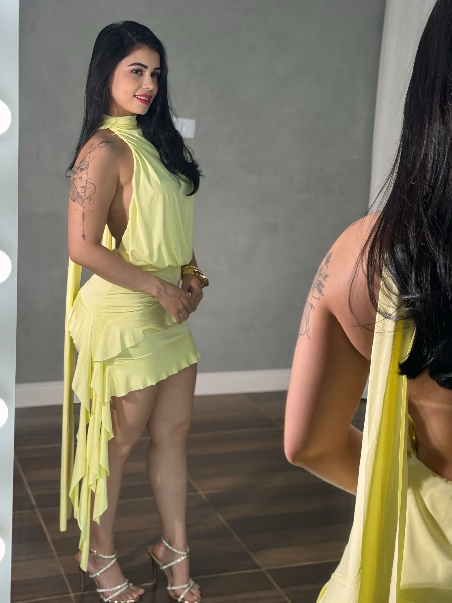 Vestido Frente Única Babado | Cauda Longa, Tecido Fluid e Costa Nua - Preciosa by Catiuse Daniela