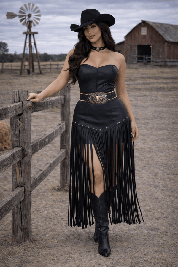 Vestido Gabi Luxo | Courino Estruturado e Franjas Longas Western - Preciosa by Catiuse Daniela