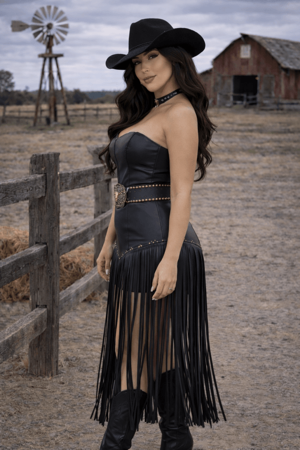 Vestido Gabi Luxo | Courino Estruturado e Franjas Longas Western - Preciosa by Catiuse Daniela