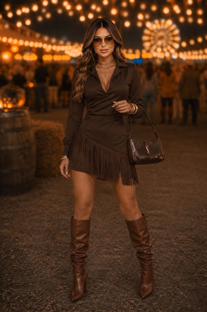 Vestido Western Blazer Luxo | Suede Premium com Decote Transpassado e Franjas - Preciosa by Catiuse Daniela